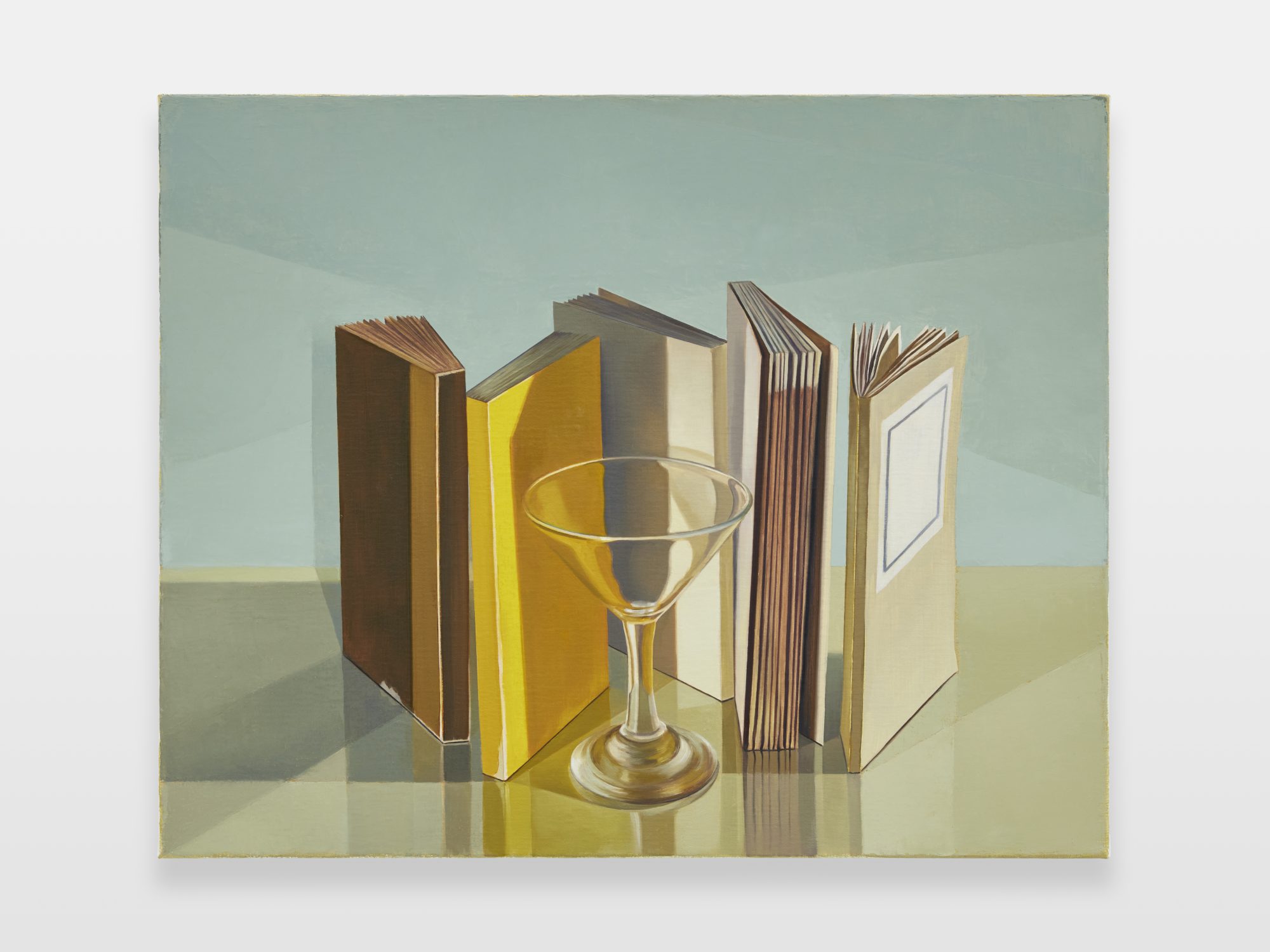 カール・ハムウド《Still Life With Books and Glass》2021 Courtesy of Galleri Magnus Karlsson